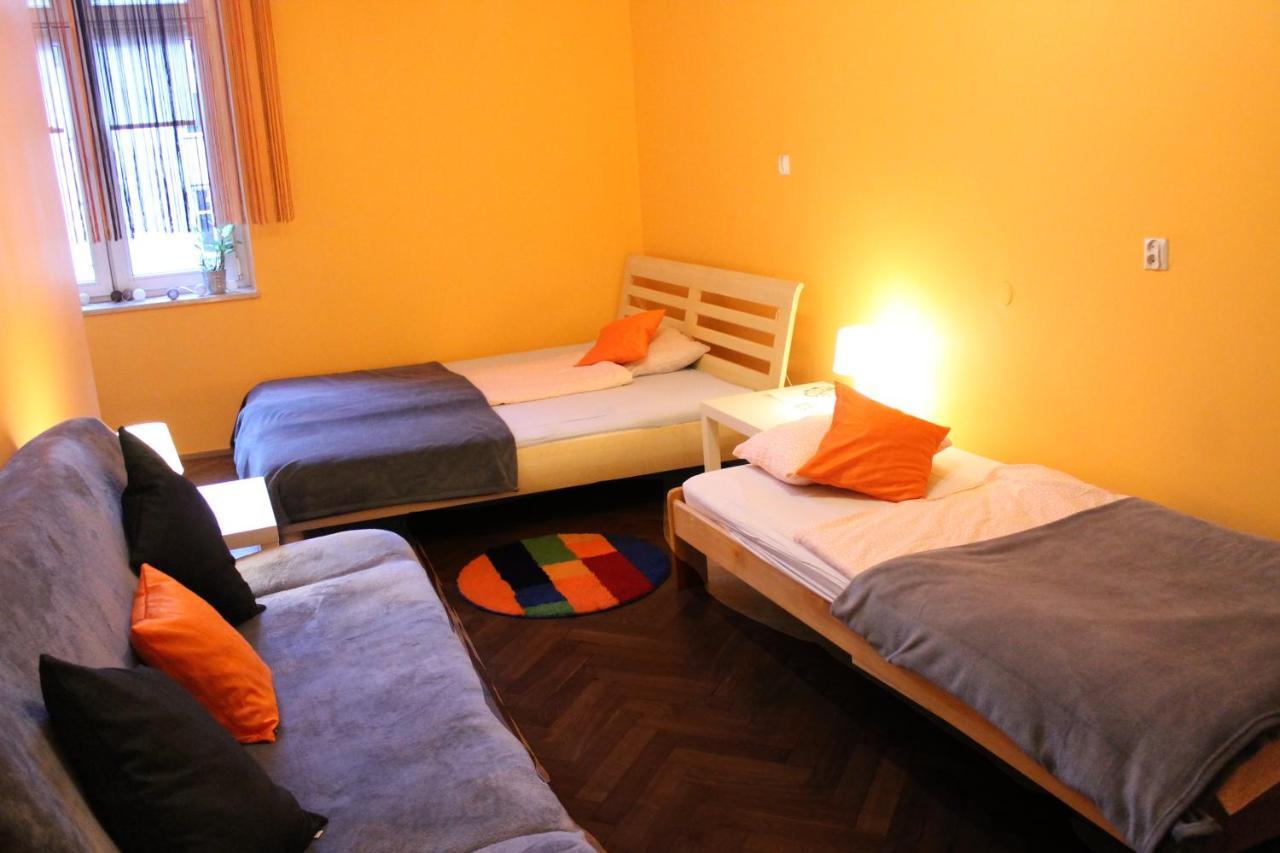 Hostel Centrum Sabot Красков Екстериор снимка